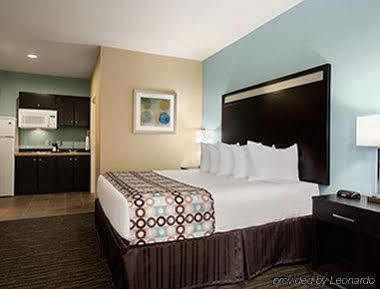 Days Inn Pearsall Esterno foto