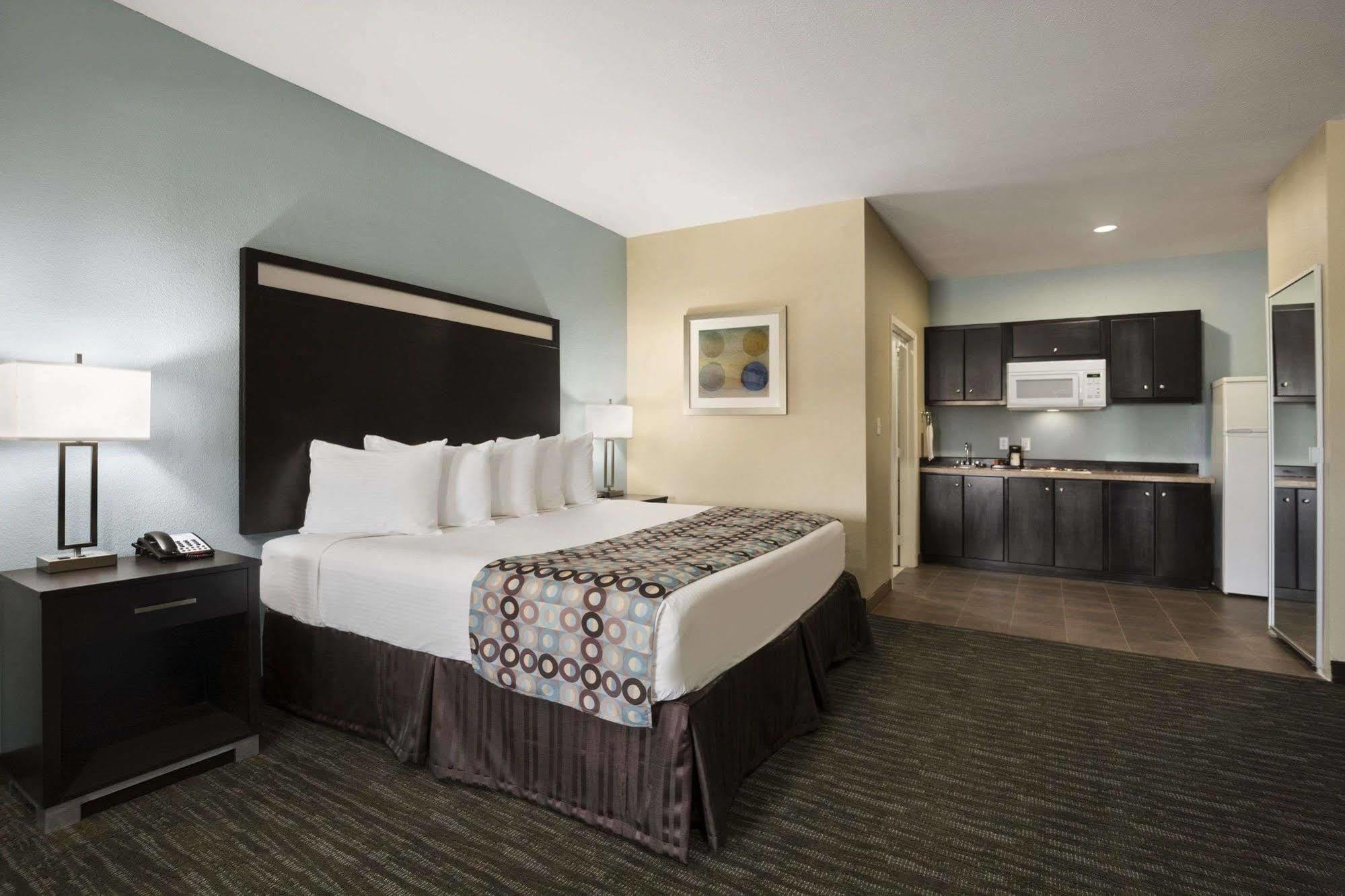 Days Inn Pearsall Esterno foto