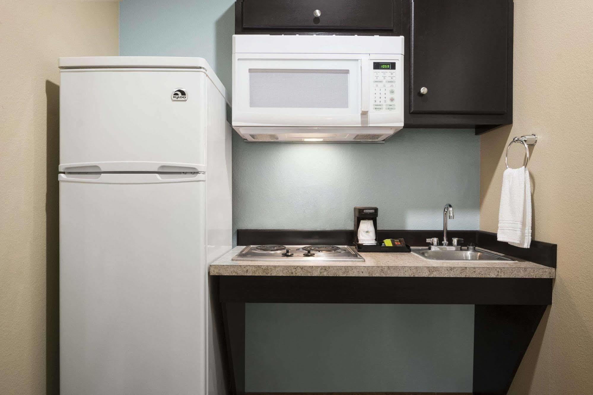 Days Inn Pearsall Esterno foto